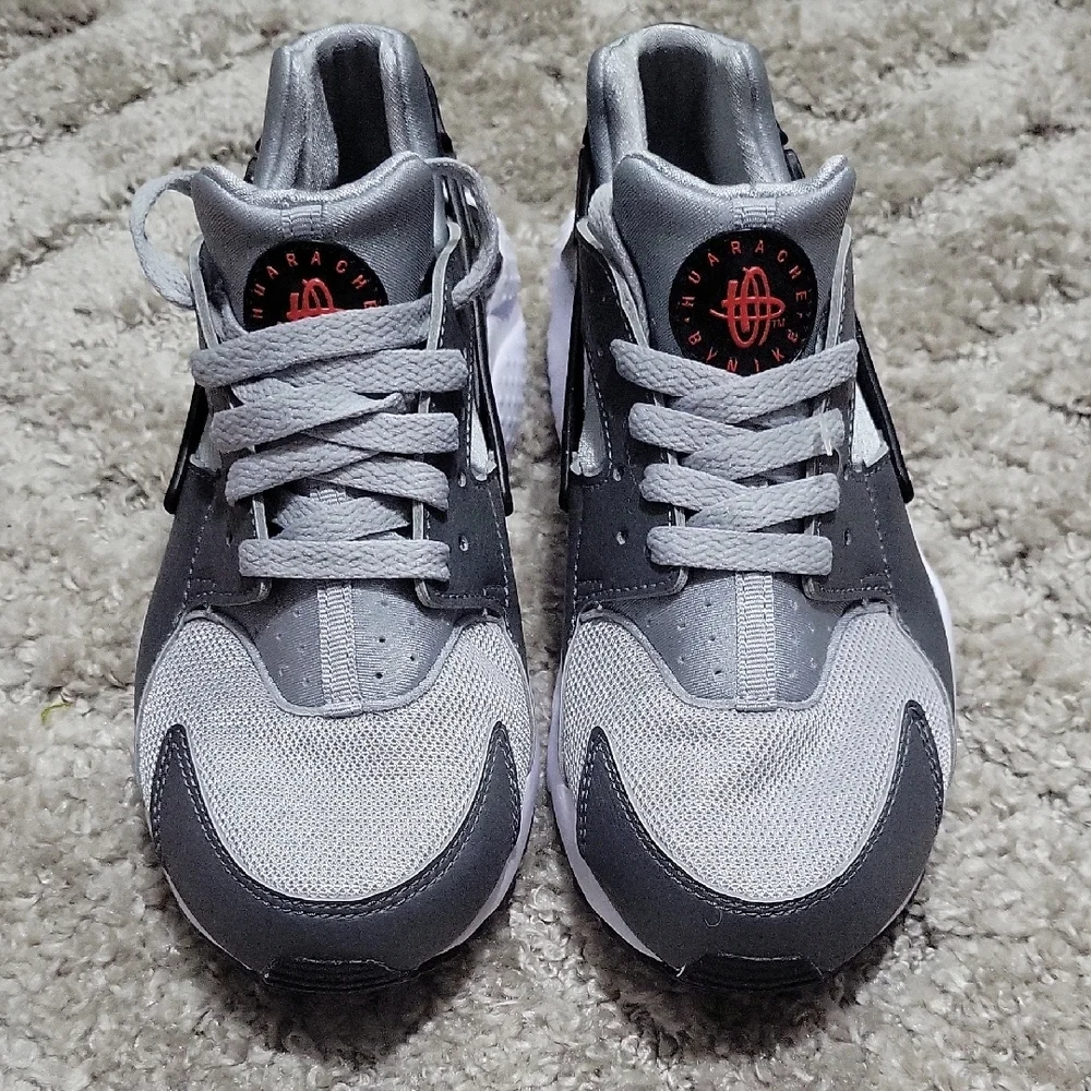 NIKE HUARACHE Gray and Black Athletic Sneakers Sz 5.5 Y - Picture 3 of 3